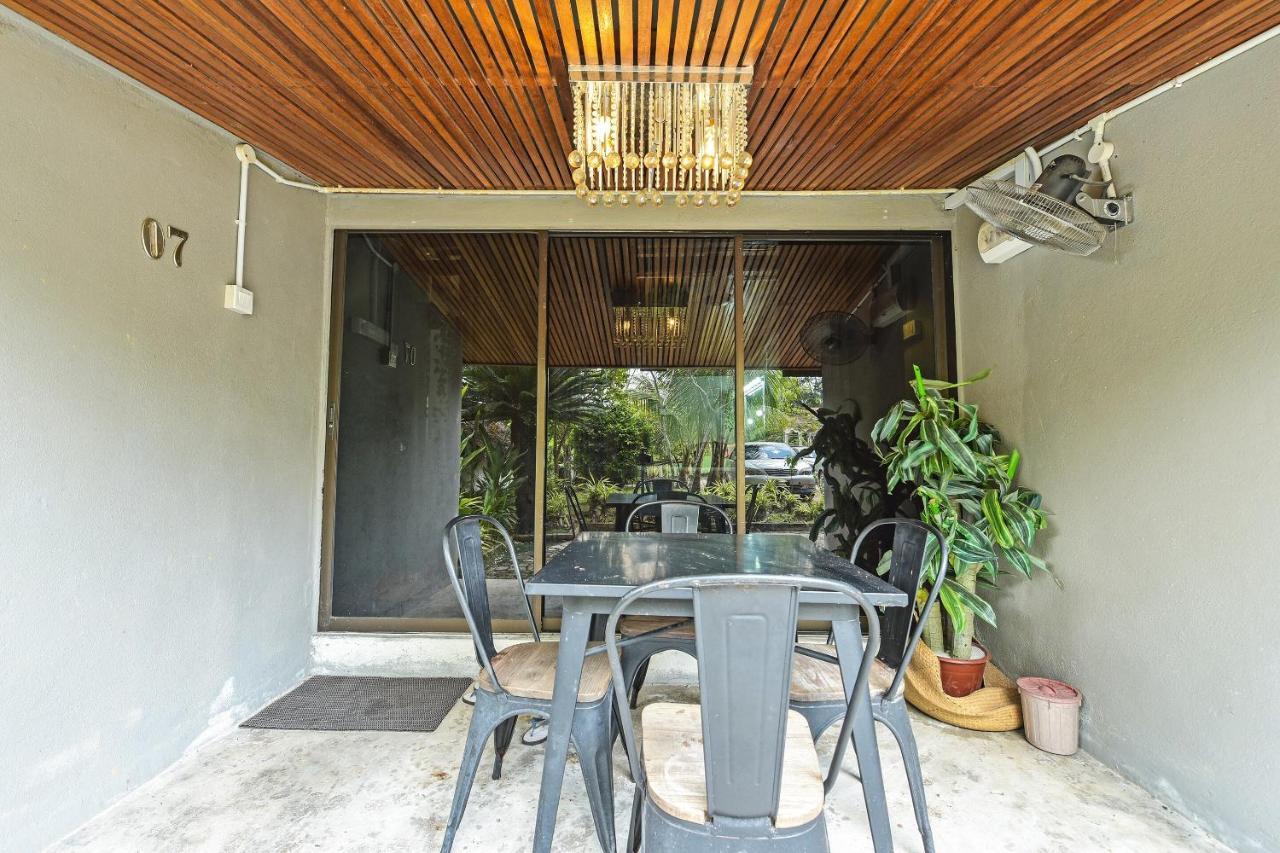 Oyo 90636 Teratak Zakiah Chalet Jerantut Zewnętrze zdjęcie